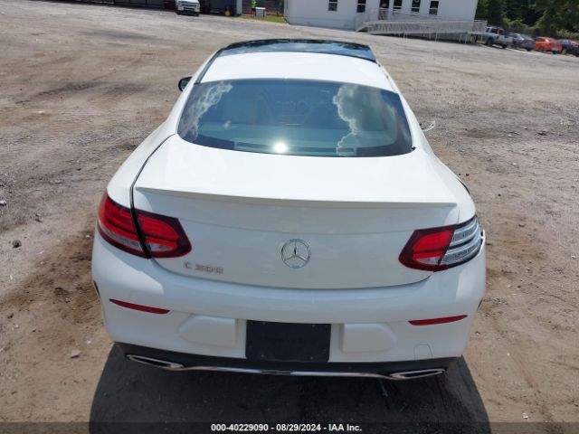 WDDWJ8DB8KF801640 Mercedes-Benz C 300