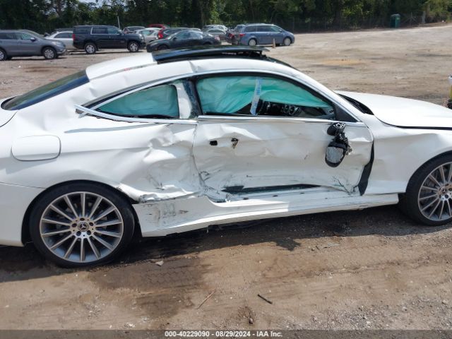 WDDWJ8DB8KF801640 Mercedes-Benz C 300