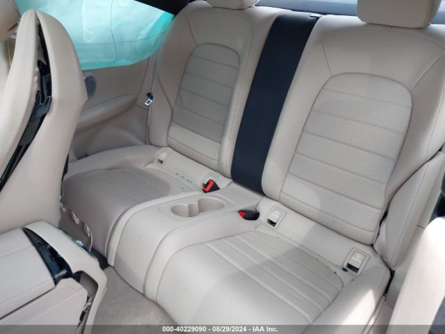 WDDWJ8DB8KF801640 Mercedes-Benz C 300