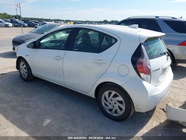 JTDKDTB33F1586170 Toyota Prius C One