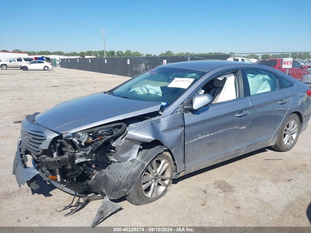 Hyundai SONATA SE 2015 5NPE24AF1FH180904 Image 2