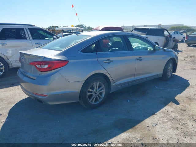 Hyundai SONATA SE 2015 5NPE24AF1FH180904 Image 4
