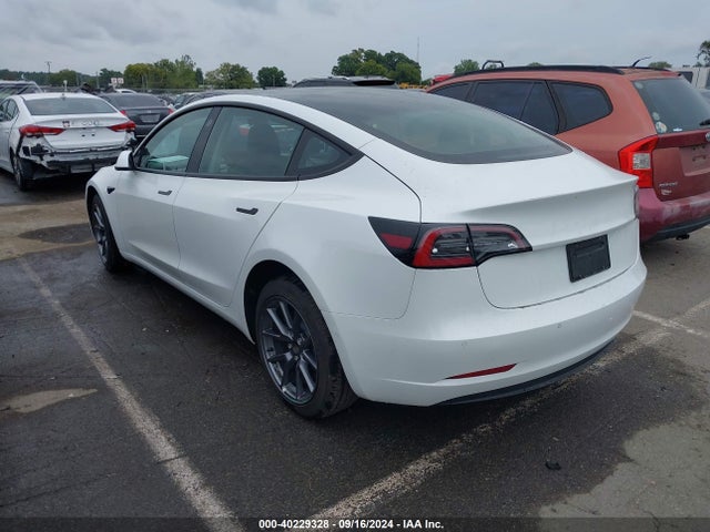 2022 TESLA MODEL 3 5YJ3E1EB5NF339229 Photo 2