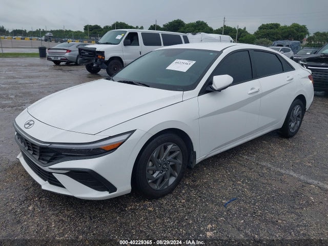 Hyundai ELANTRA SEL 2024 KMHLM4DG5RU657815 Image 2