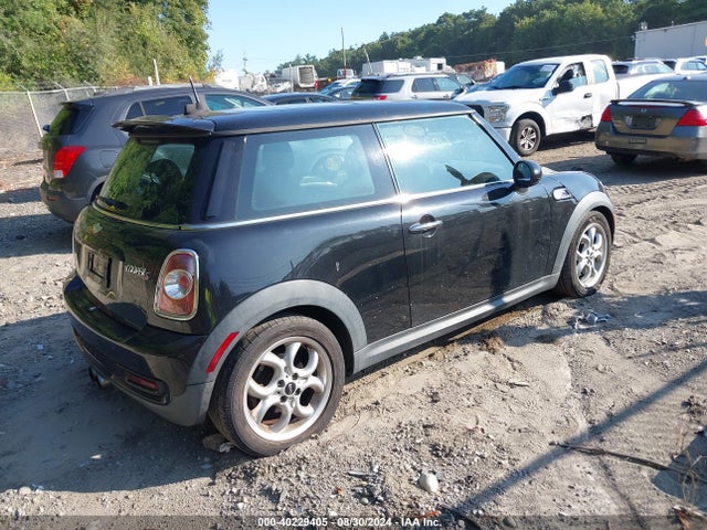 2011 MINI COOPER S WMWSV3C5XBTY10835 Photo 3