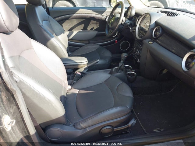 2011 MINI COOPER S WMWSV3C5XBTY10835 Photo 4