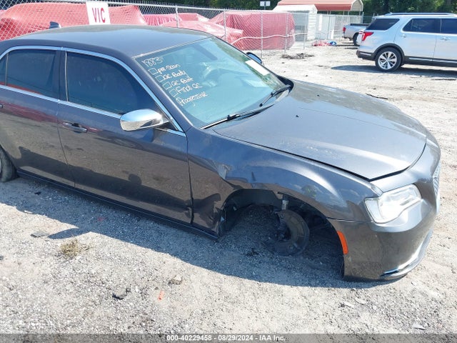 2C3CCAAG1JH191645 Chrysler 300 Touring