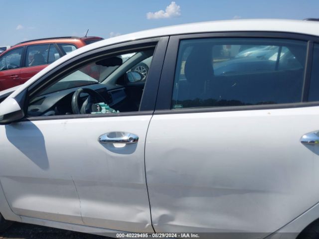 3KPA24AD6PE528795 KIA RIO S