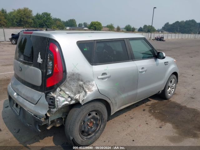 KNDJN2A27J7581118 KIA Soul