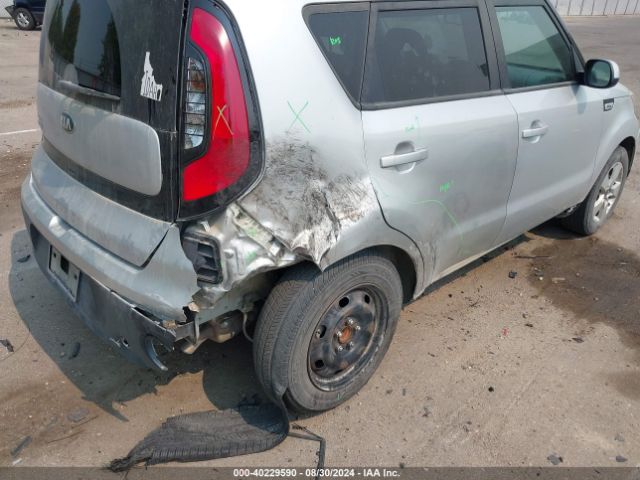 KNDJN2A27J7581118 KIA Soul