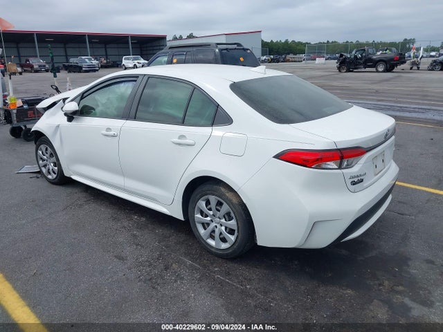 Toyota COROLLA LE 2021 JTDEPMAE8MJ178256 Image 3
