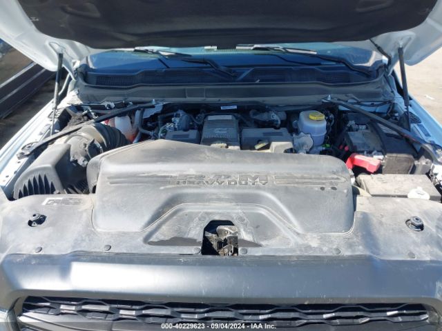 3C6UR5HL0NG327432 RAM 2500 Tradesman  4x4 8' Box