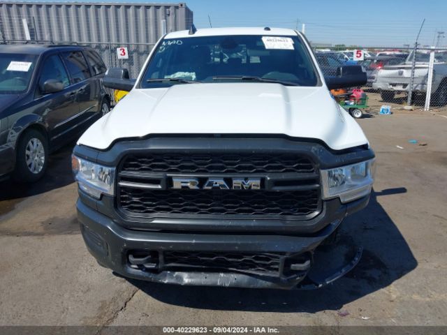 3C6UR5HL0NG327432 RAM 2500 Tradesman  4x4 8' Box