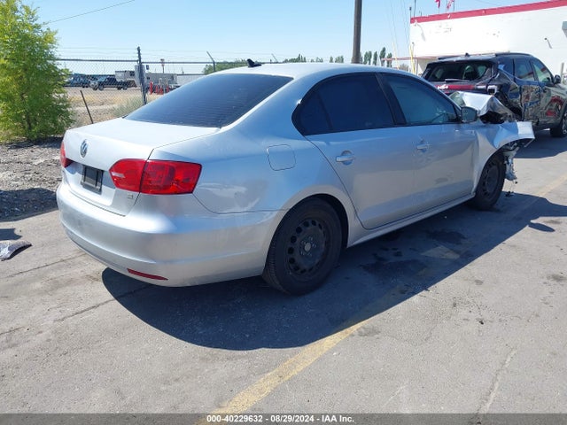 3VWD17AJ4EM225974 Volkswagen Jetta 1.8t Se