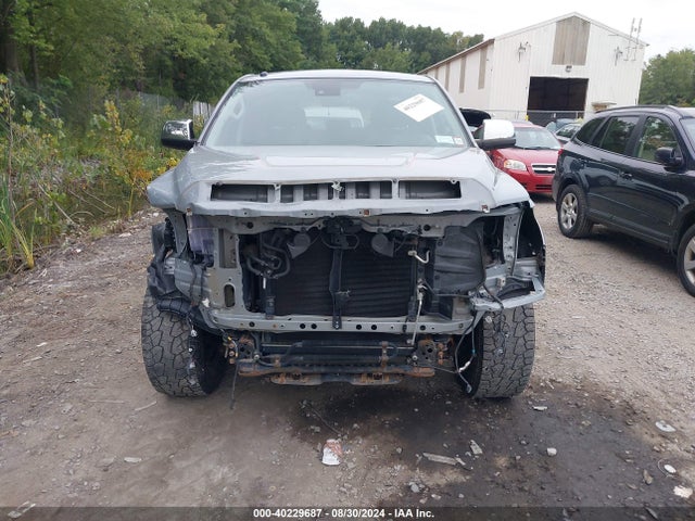 5TFHY5F1XJX771292 Toyota Tundra Limited 5.7l V8
