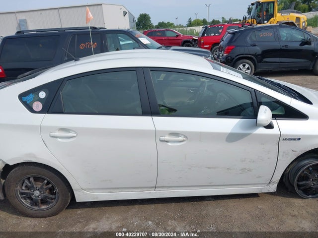 Toyota Prius Two 2015 JTDKN3DU2F0396160 Image 13