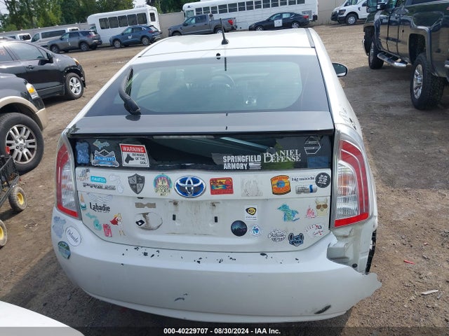 Toyota Prius Two 2015 JTDKN3DU2F0396160 Image 16