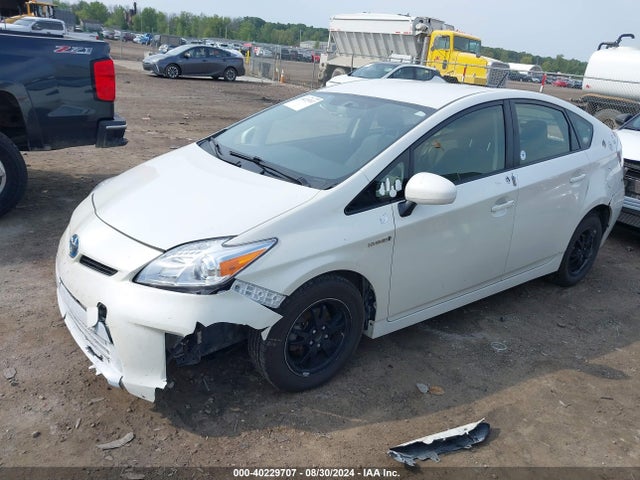 Toyota Prius Two 2015 JTDKN3DU2F0396160 Image 2