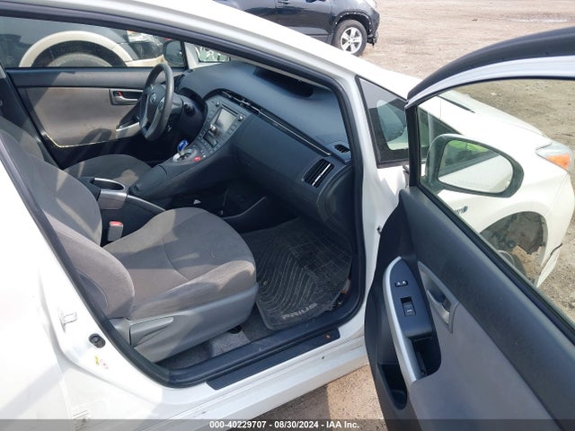 Toyota Prius Two 2015 JTDKN3DU2F0396160 Image 5