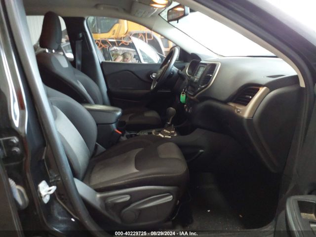 1C4PJLAB9GW137703 Jeep Cherokee Sport