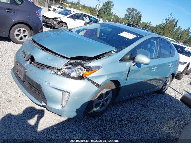 Toyota Prius Two 2014 JTDKN3DU0E1749908 Image 2