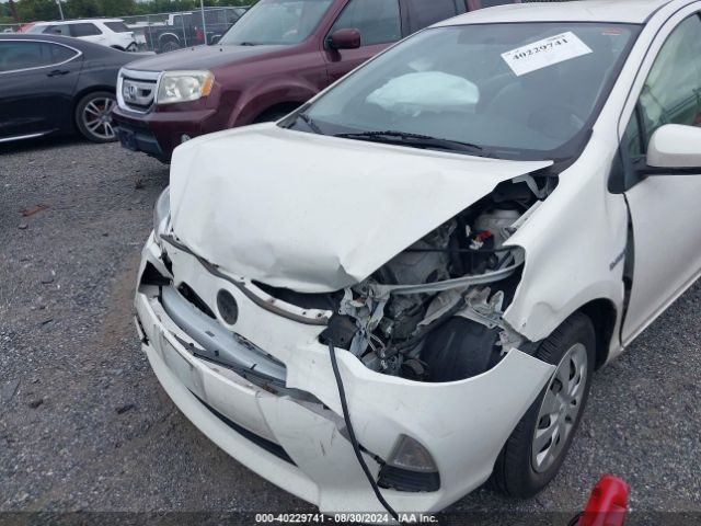 JTDKDTB38E1085967 Toyota Prius C One