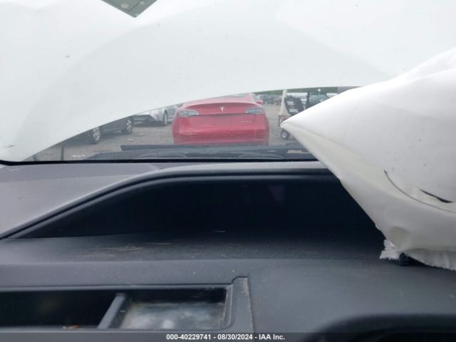 JTDKDTB38E1085967 Toyota Prius C One