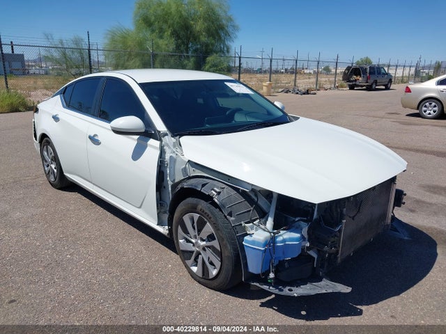 2019 1N4BL4BV4KC172829 main image