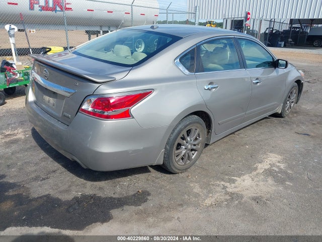 Nissan Altima 2.5 S 2015 1N4AL3AP9FN913981 Image 4