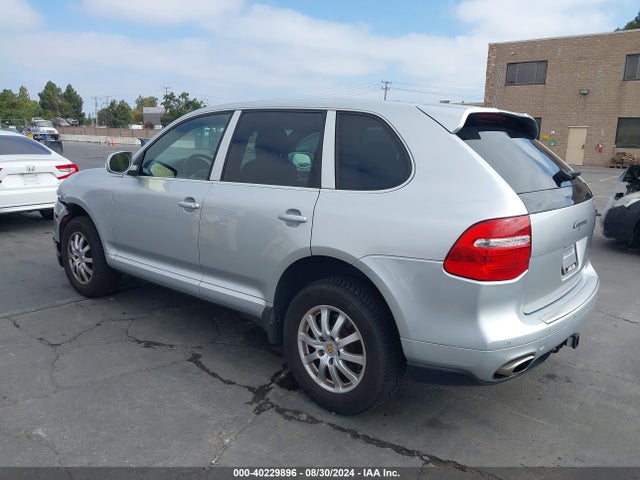2009 PORSCHE CAYENNE WP1AA29P09LA05948 Photo 2