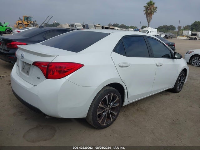 Toyota COROLLA SE 2018 5YFBURHE0JP780123 Image 4