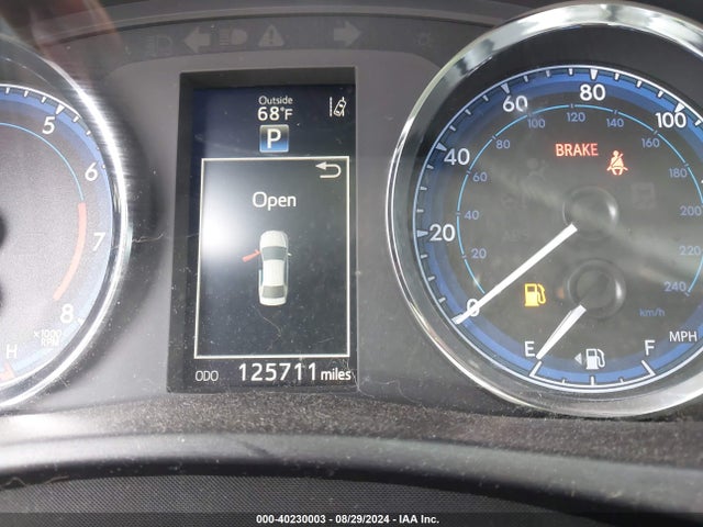 Toyota COROLLA SE 2018 5YFBURHE0JP780123 Image 7