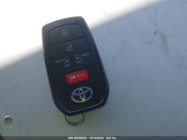 Toyota SIENNA LE 2023 5TDKRKEC0PS143695 Image 11