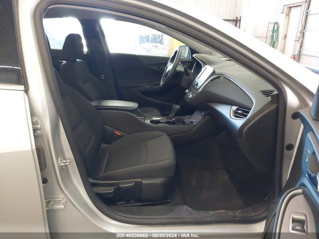 1G1ZC5ST0JF214996 Chevrolet Malibu 1fl