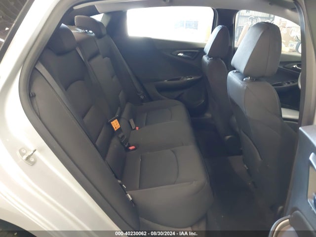 1G1ZC5ST0JF214996 Chevrolet Malibu 1fl