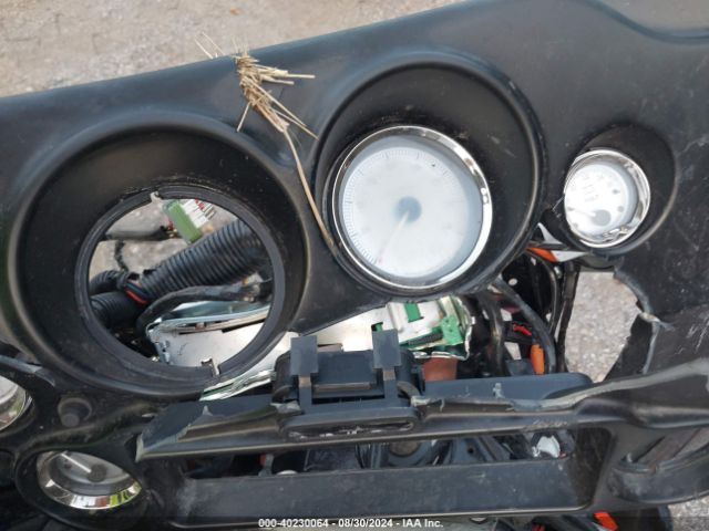 2010 HARLEY-DAVIDSON FLHX 1HD1KB410AB623832 Photo 6