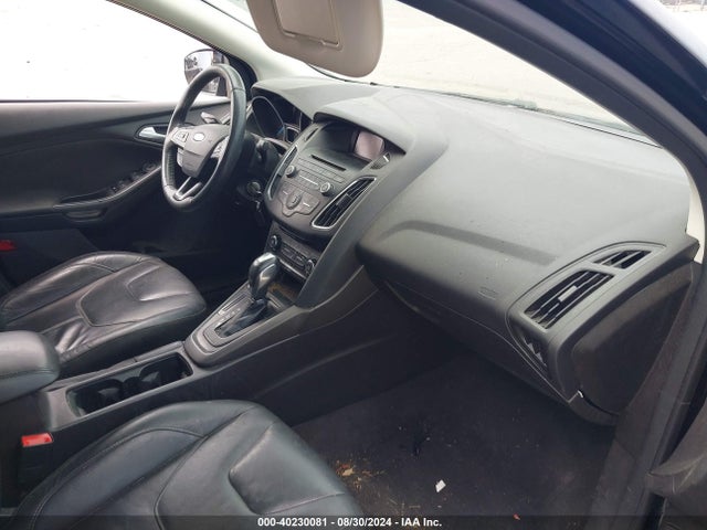 Ford FOCUS SE 2016 1FADP3F24GL330262 Image 5