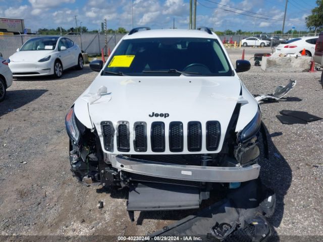 1C4PJLAS3HW607435 Jeep Cherokee Altitude Fwd