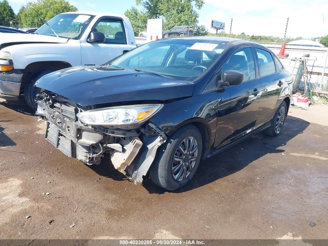 Ford FOCUS S 2018 1FADP3E27JL269868 Image 2
