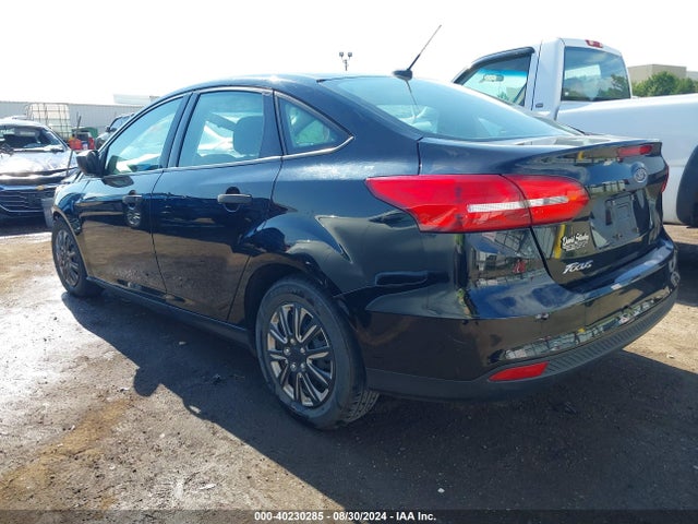 Ford FOCUS S 2018 1FADP3E27JL269868 Image 3