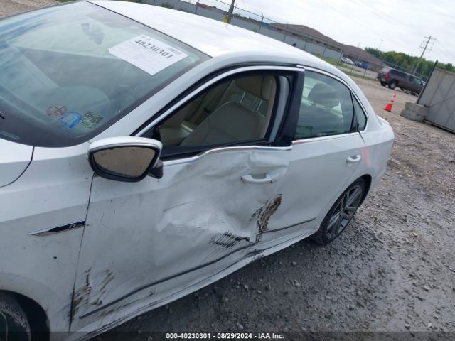 1VWDT7A39HC000922 Volkswagen Passat 1.8t R-line