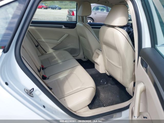 1VWDT7A39HC000922 Volkswagen Passat 1.8t R-line