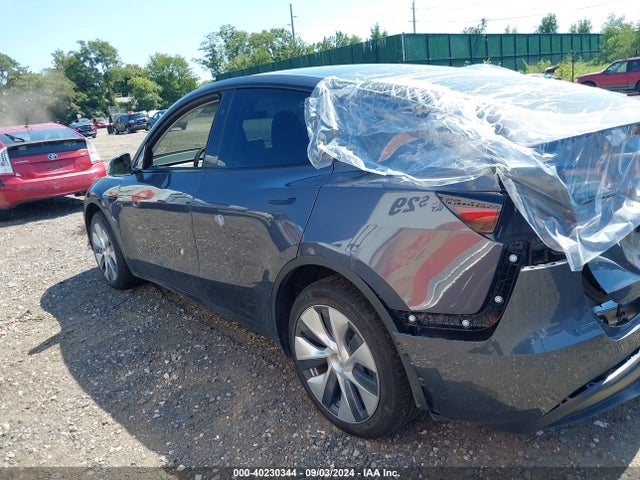 2023 TESLA MODEL Y 7SAYGDEE1PF892686 Photo 2