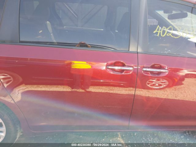 5TDYK3DC3FS643242 Toyota Sienna Xle Premium 8 Passenger