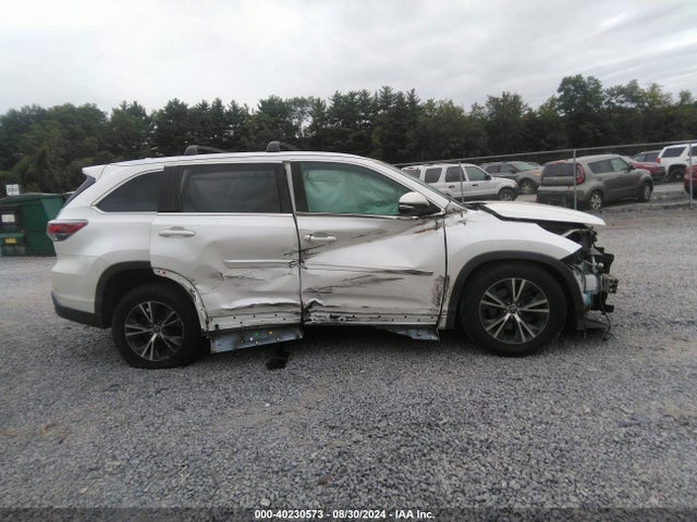 Toyota Highlander Xle V6 2016 5TDKKRFH9GS175388 Image 13
