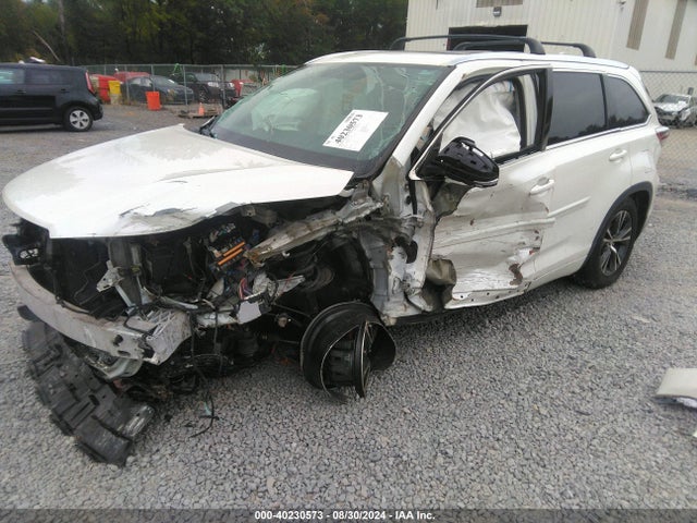 Toyota Highlander Xle V6 2016 5TDKKRFH9GS175388 Image 2