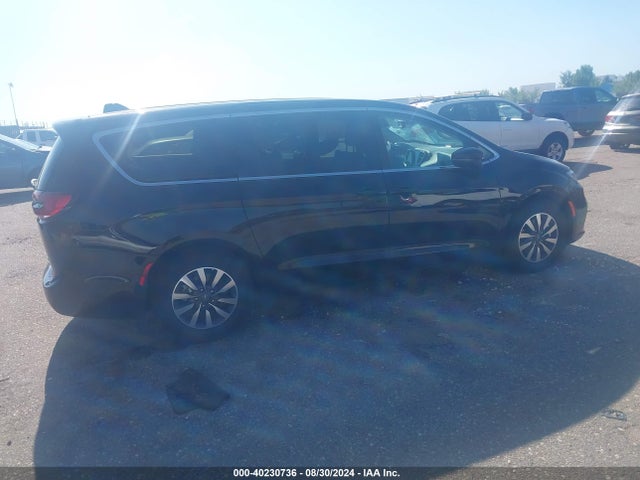Chrysler Pacifica Hybrid Select 2024 2C4RC1S71RR134579 Image 13