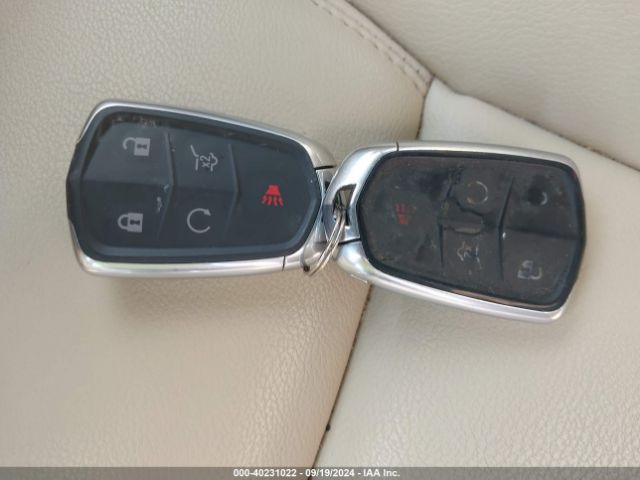 1GYKNARS5HZ277135 Cadillac Xt5 Standard