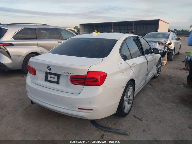 WBA8E1G57HNU12990 BMW 320i
