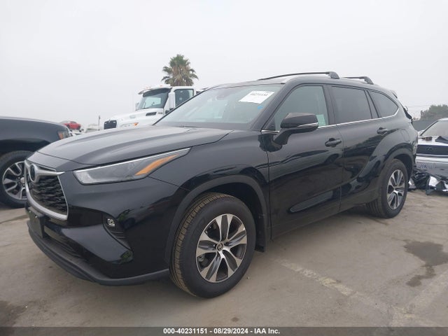 Toyota Highlander Xle 2024 5TDKDRBH1RS558535 Image 2
